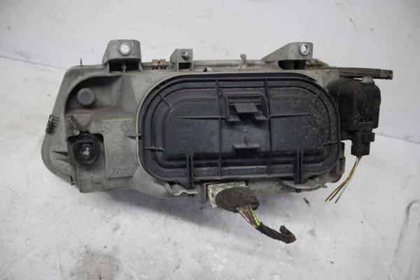 PHARE DROIT PEUGEOT - Vue 3